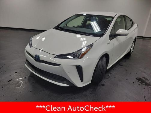 2022 Toyota Prius LE