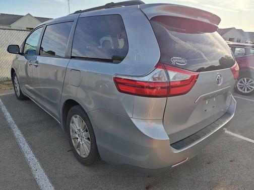 Silver Sky Metallic 2015 Toyota Sienna XLE