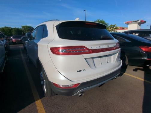 White Platinum Metallic Tri-Coat 2017 Lincoln MKC Select