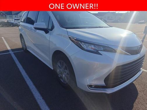 2022 Toyota Sienna XLE 7 Passenger