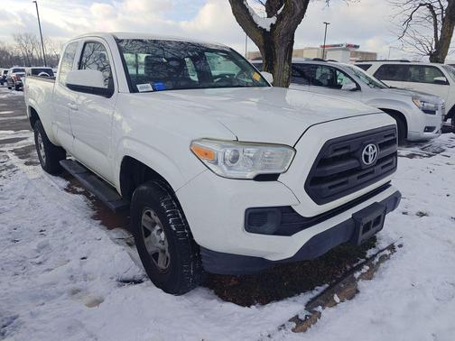 2017 Toyota Tacoma SR