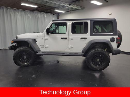 Bright White Clearcoat 2018 Jeep Wrangler Unlimited Sport