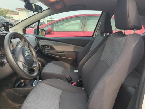 2015 Toyota Yaris LE
