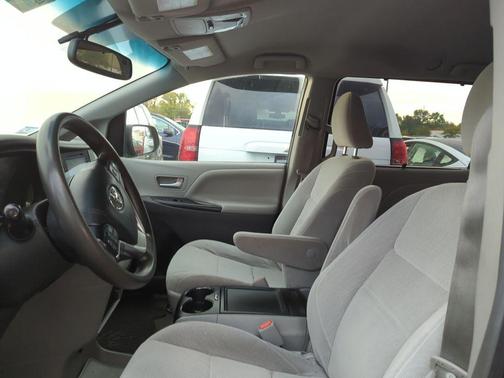 2015 Toyota Sienna LE
