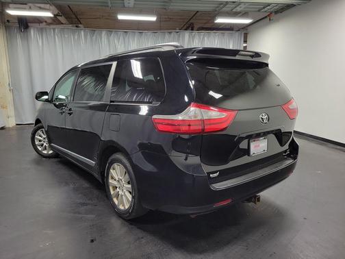 2015 Toyota Sienna LE