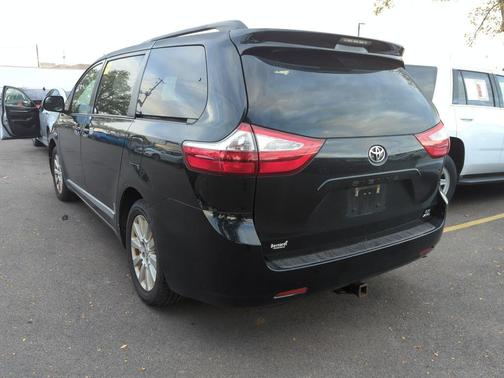 2015 Toyota Sienna LE
