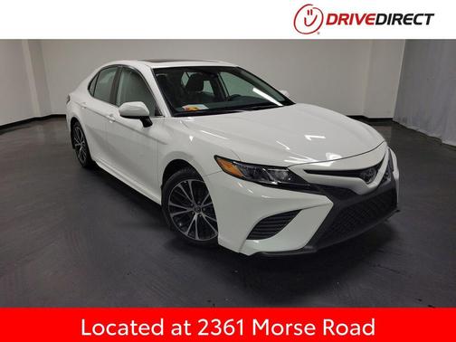 Super White 2019 Toyota Camry SE