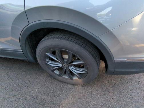 Silver Metallic 2022 Volkswagen Tiguan 2.0T SE 4MOTION