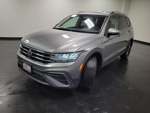 Silver Metallic 2022 Volkswagen Tiguan 2.0T SE 4MOTION