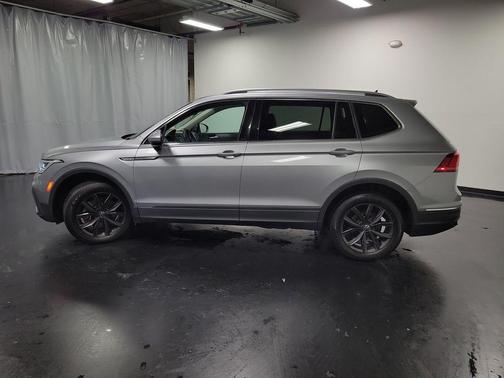 Silver Metallic 2022 Volkswagen Tiguan 2.0T SE 4MOTION