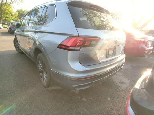 Silver Metallic 2022 Volkswagen Tiguan 2.0T SE 4MOTION