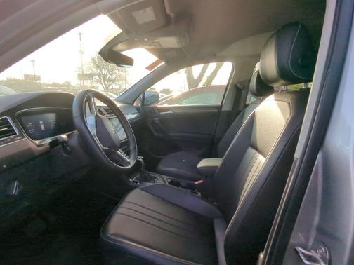 Silver Metallic 2022 Volkswagen Tiguan 2.0T SE 4MOTION