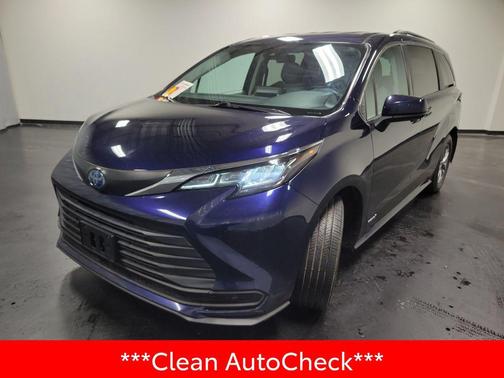 2021 Toyota Sienna LE