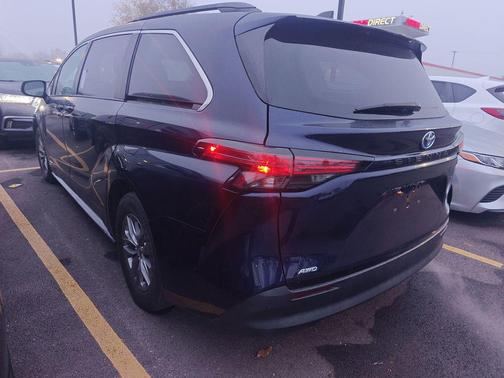 2021 Toyota Sienna LE