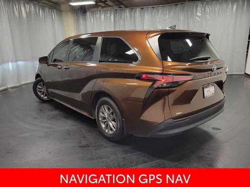 2021 Toyota Sienna XLE 7 Passenger