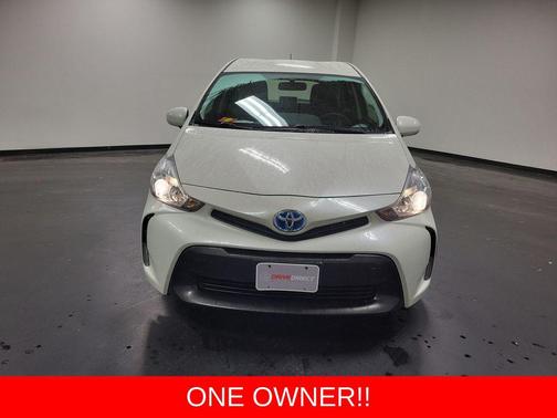 2016 Toyota Prius v Three