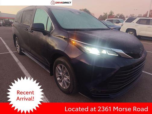 2022 Toyota Sienna LE