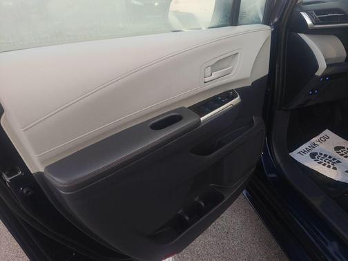 2022 Toyota Sienna LE