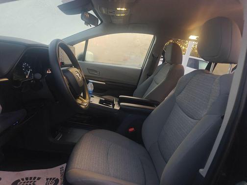 2022 Toyota Sienna LE