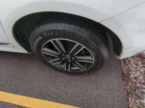 2017 Volvo XC60 T5 Dynamic