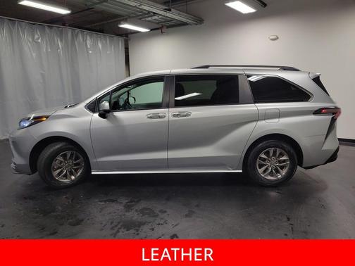 2023 Toyota Sienna XLE