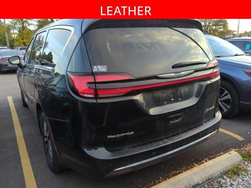 2022 Chrysler Pacifica Hybrid Touring L