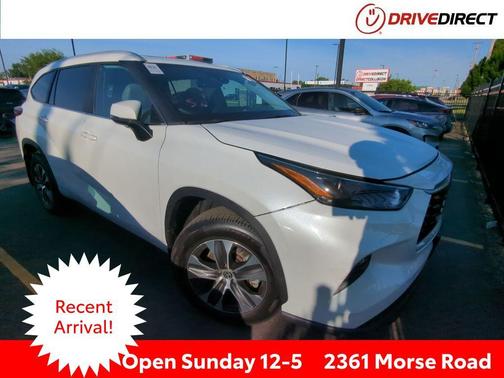 Wind Chill Pearl 2023 Toyota Highlander XLE