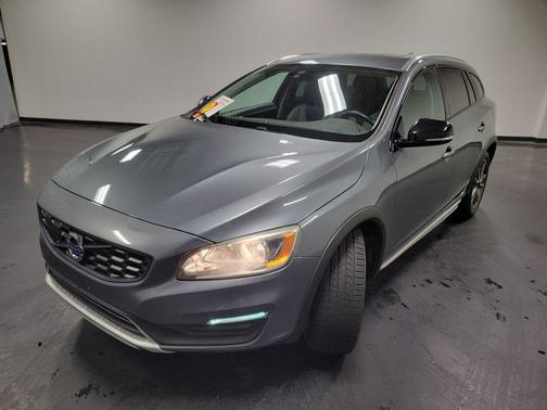 2017 Volvo V60 Cross Country T5