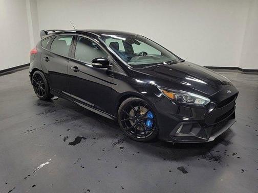 Photo 3 of 26 of 2016 Ford Focus RS Base