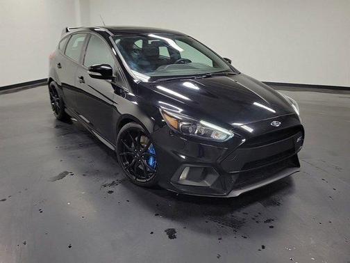Photo 4 of 26 of 2016 Ford Focus RS Base
