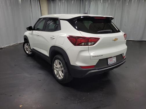 Summit White 2023 Chevrolet Trailblazer LS