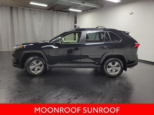 2022 Toyota RAV4 Hybrid XLE