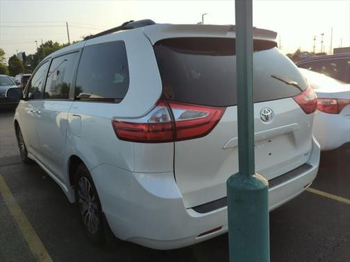 2018 Toyota Sienna XLE