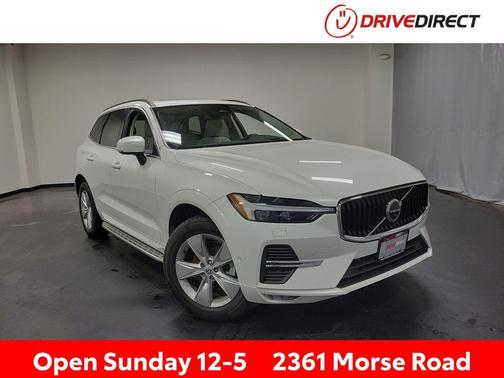 Ice White 2022 Volvo XC60 B5 Momentum