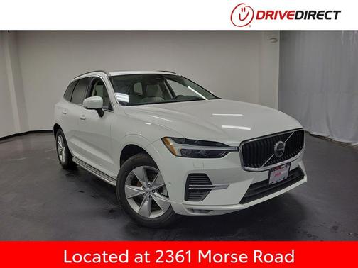 Ice White 2022 Volvo XC60 B5 Momentum