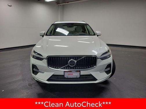 Ice White 2022 Volvo XC60 B5 Momentum