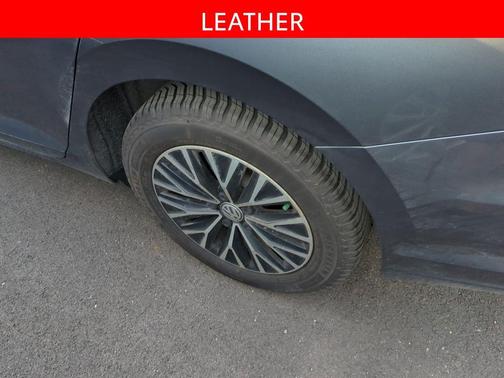 Platinum Gray Metallic 2019 Volkswagen Jetta 1.4T SE