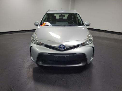 2017 Toyota Prius v Three