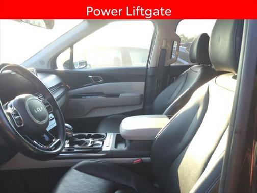 2022 Kia Carnival EX