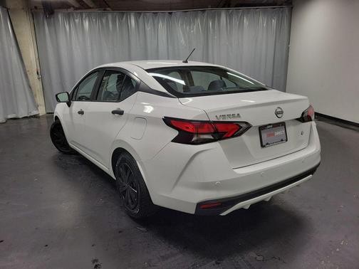 Fresh Powder 2023 Nissan Versa 1.6 S