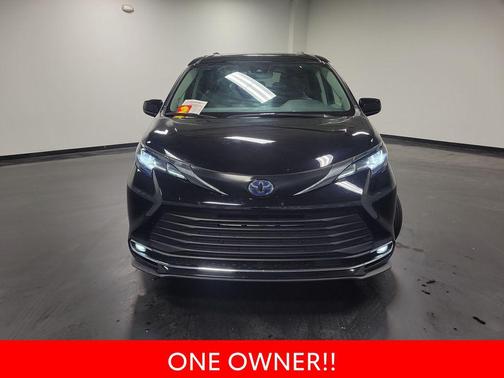 2023 Toyota Sienna XLE 8 Passenger
