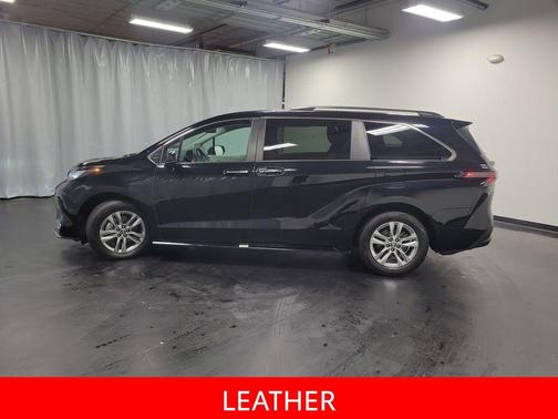 2023 Toyota Sienna XLE 8 Passenger