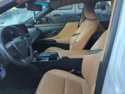 2022 Lexus ES 350 Base