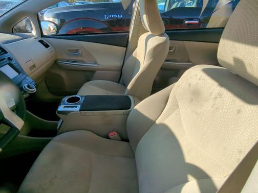 2014 Toyota Prius v Three
