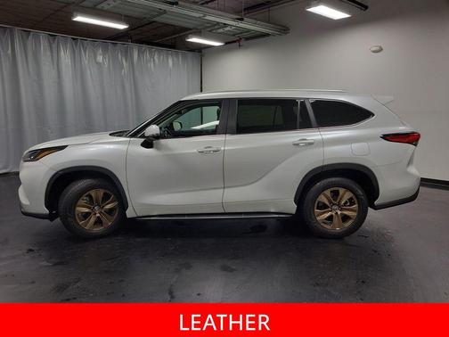 2023 Toyota Highlander Hybrid XLE