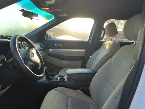 2017 Ford Explorer Base