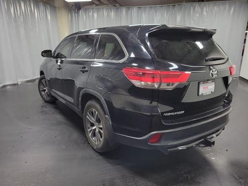 2019 Toyota Highlander LE I4