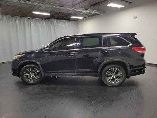 2019 Toyota Highlander LE I4