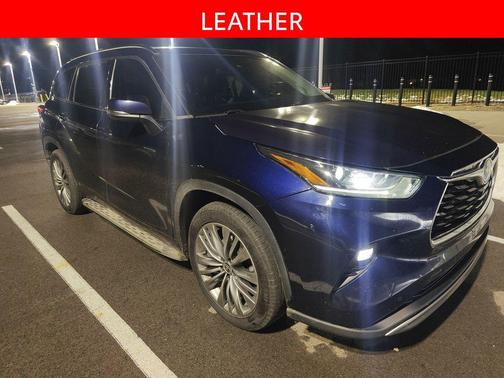 2022 Toyota Highlander Hybrid Platinum