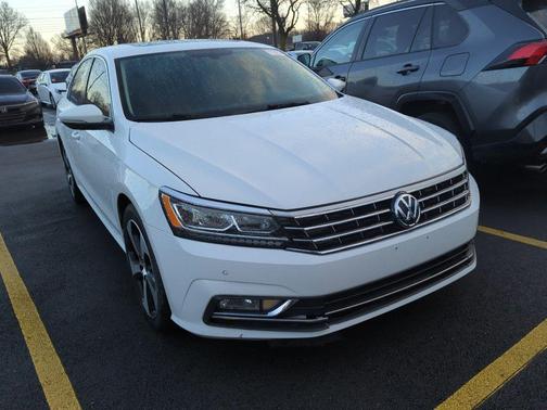 2018 Volkswagen Passat 2.0T SE